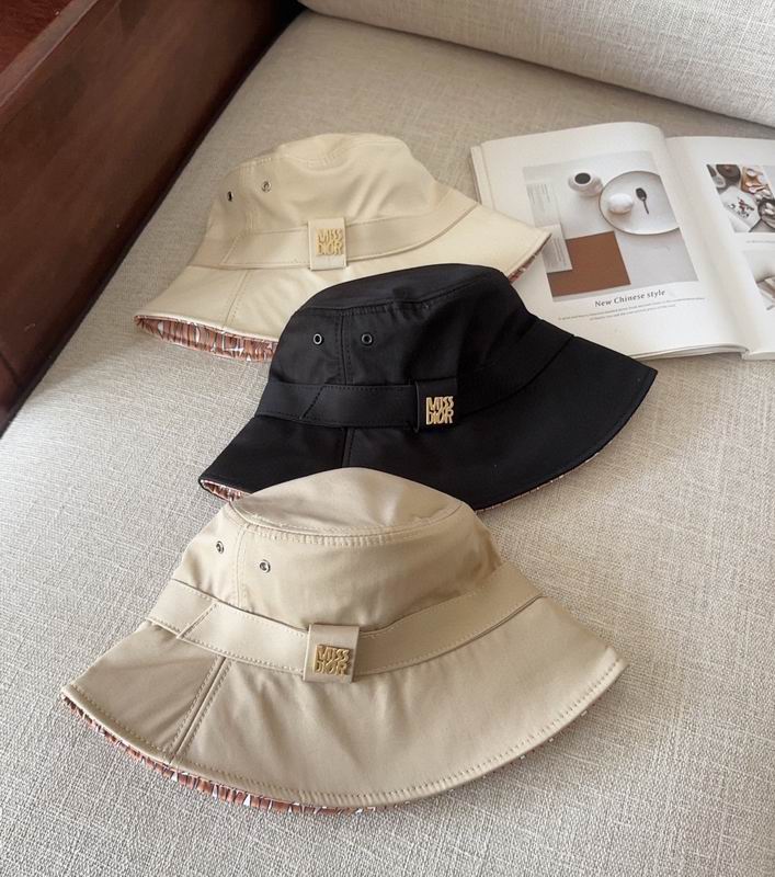 Dior hat 021001